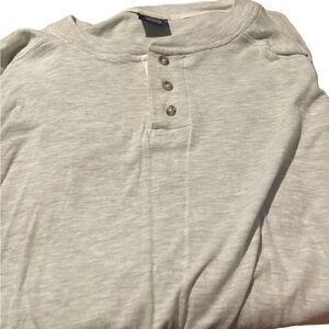 Andhurst XL button accents excellent condition long sleeved tee shirt